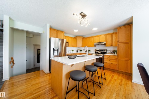 4811 152 Avenue Nw, Edmonton, AB - Indoor Photo Showing Kitchen With Double Sink