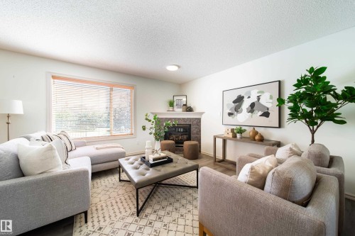 4811 152 Avenue Nw, Edmonton, AB - Indoor Photo Showing Living Room