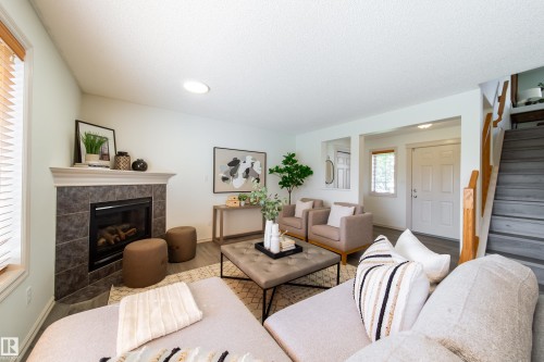 4811 152 Avenue Nw, Edmonton, AB - Indoor Photo Showing Living Room With Fireplace