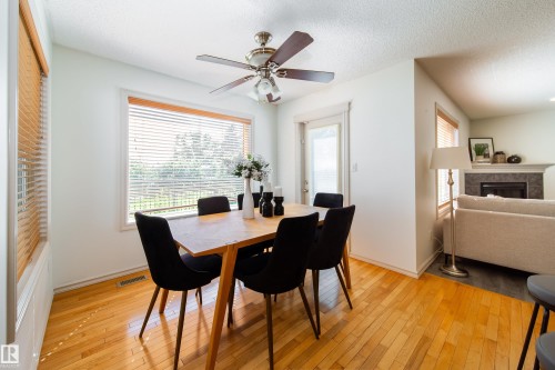 4811 152 Avenue Nw, Edmonton, AB - Indoor Photo Showing Dining Room