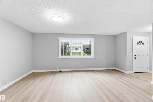 120 Birch Drive, Gibbons, AB - Indoor Photo Showing Other Room