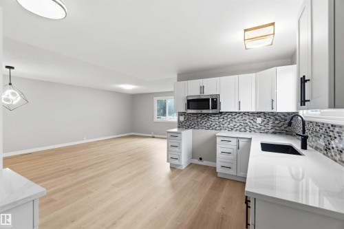 120 Birch Drive, Gibbons, AB - Indoor Photo Showing Kitchen
