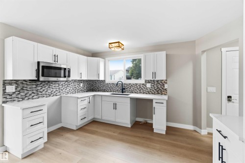 120 Birch Drive, Gibbons, AB - Indoor Photo Showing Kitchen With Upgraded Kitchen
