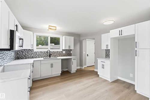 120 Birch Drive, Gibbons, AB - Indoor Photo Showing Kitchen