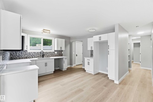 120 Birch Drive, Gibbons, AB - Indoor Photo Showing Kitchen