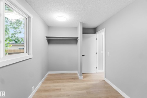 120 Birch Drive, Gibbons, AB - Indoor Photo Showing Other Room