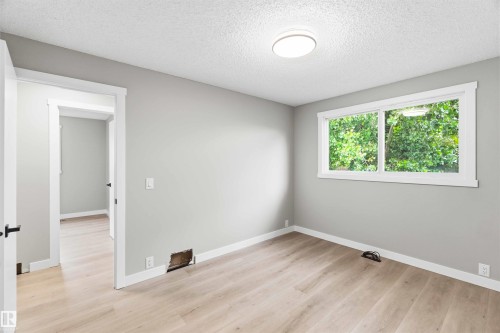 120 Birch Drive, Gibbons, AB - Indoor Photo Showing Other Room