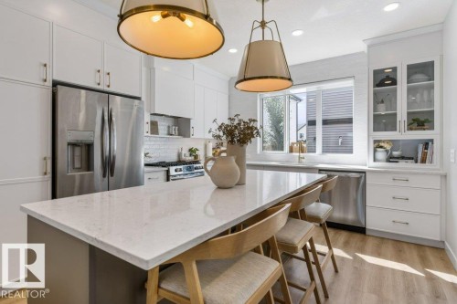13 Jennifer Crescent, St. Albert, AB - Indoor Photo Showing Kitchen With Upgraded Kitchen