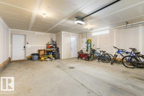 13 Jennifer Crescent, St. Albert, AB - Indoor Photo Showing Garage