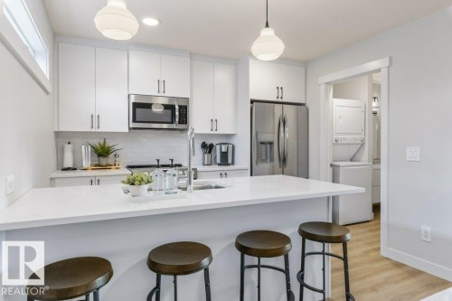 13 Jennifer Crescent, St. Albert, AB - Indoor Photo Showing Kitchen With Upgraded Kitchen