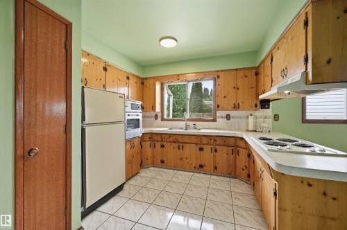 9251 91 Street Nw, Edmonton, AB - Indoor Photo Showing Kitchen