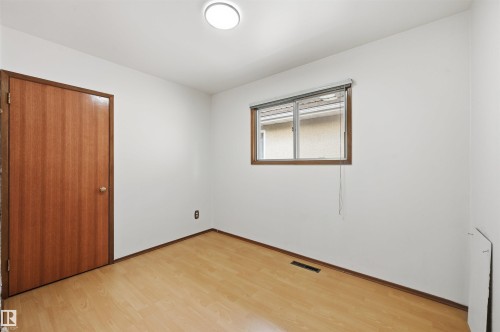 9251 91 Street Nw, Edmonton, AB - Indoor Photo Showing Other Room