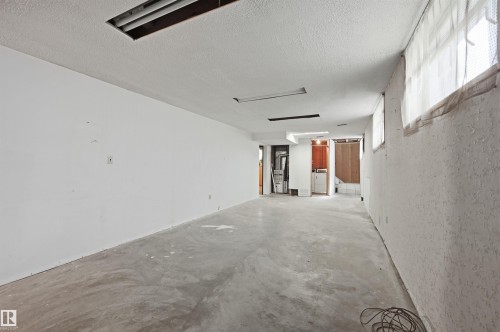 9251 91 Street Nw, Edmonton, AB - Indoor