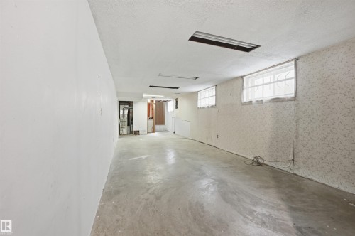 9251 91 Street Nw, Edmonton, AB - Indoor