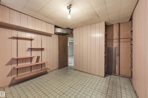 9251 91 Street Nw, Edmonton, AB - Indoor Photo Showing Other Room