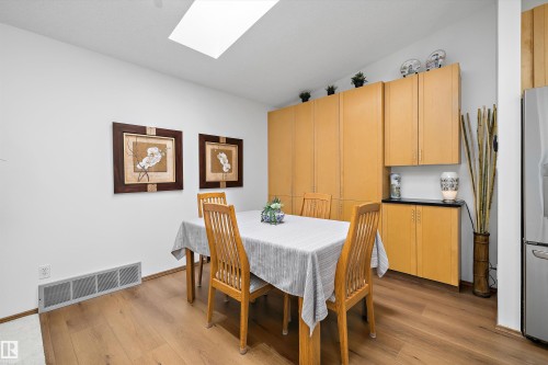 4717 25 Avenue Nw, Edmonton, AB - Indoor Photo Showing Dining Room