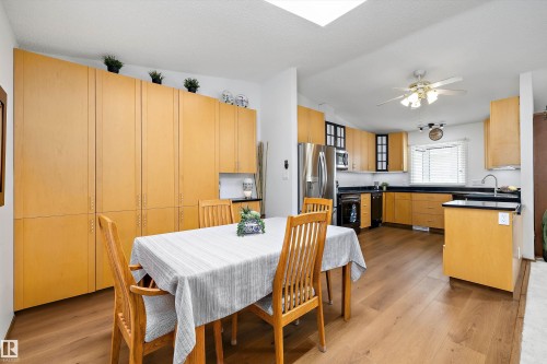 4717 25 Avenue Nw, Edmonton, AB - Indoor