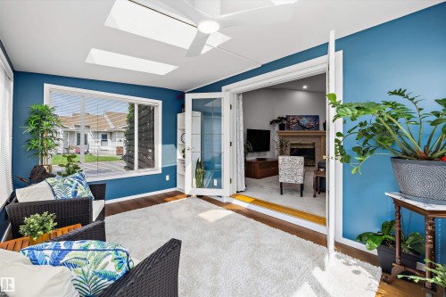 4717 25 Avenue Nw, Edmonton, AB - Indoor With Fireplace