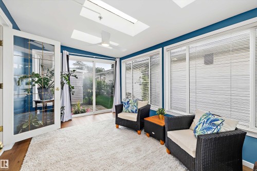 4717 25 Avenue Nw, Edmonton, AB - Indoor Photo Showing Other Room