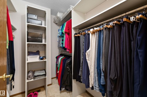 4717 25 Avenue Nw, Edmonton, AB - Indoor With Storage