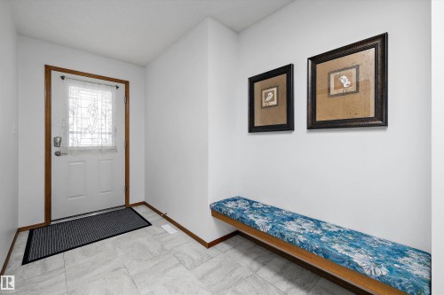 4717 25 Avenue Nw, Edmonton, AB - Indoor Photo Showing Other Room