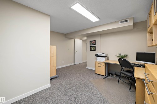 4717 25 Avenue Nw, Edmonton, AB - Indoor Photo Showing Office