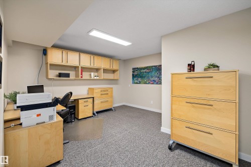 4717 25 Avenue Nw, Edmonton, AB - Indoor