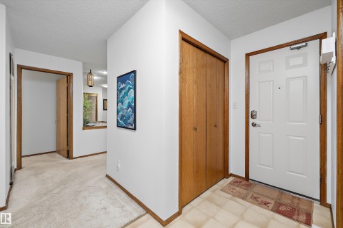 4717 25 Avenue Nw, Edmonton, AB - Indoor Photo Showing Other Room