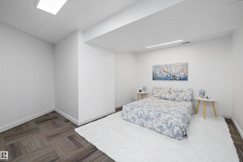 4717 25 Avenue Nw, Edmonton, AB - Indoor Photo Showing Bedroom