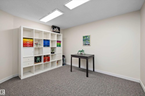 4717 25 Avenue Nw, Edmonton, AB - Indoor