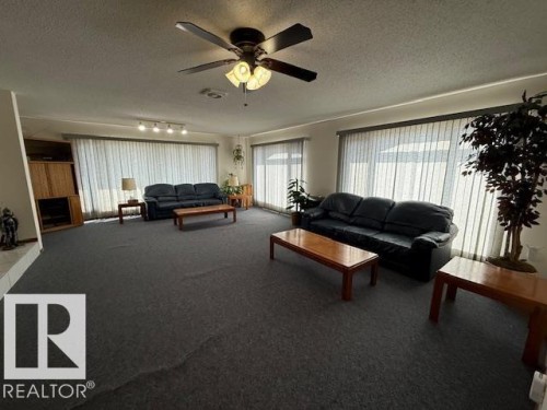 4717 25 Avenue Nw, Edmonton, AB - Indoor