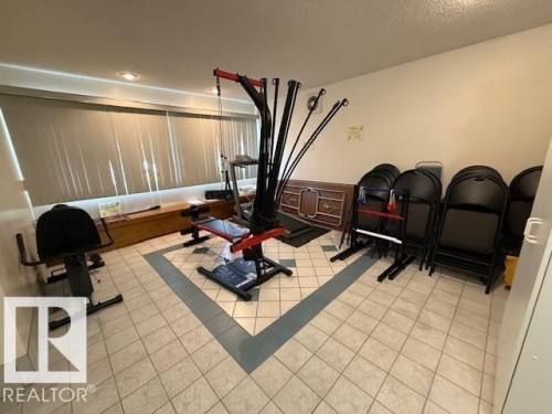 4717 25 Avenue Nw, Edmonton, AB - Indoor