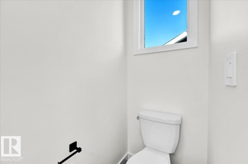 #71 16231 19 Av Sw, Edmonton, AB - Indoor Photo Showing Bathroom
