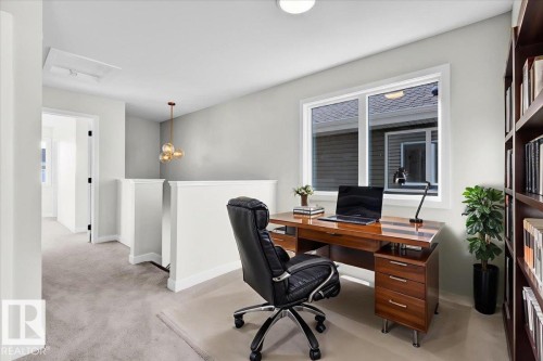 #71 16231 19 Av Sw, Edmonton, AB - Indoor Photo Showing Office