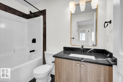 #71 16231 19 Av Sw, Edmonton, AB - Indoor Photo Showing Bathroom
