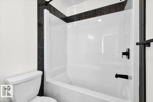 #71 16231 19 Av Sw, Edmonton, AB - Indoor Photo Showing Bathroom