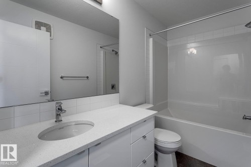 #71 16231 19 Av Sw, Edmonton, AB - Indoor Photo Showing Bathroom
