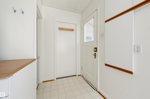 9728 89 Avenue Nw, Edmonton, AB - Indoor Photo Showing Other Room