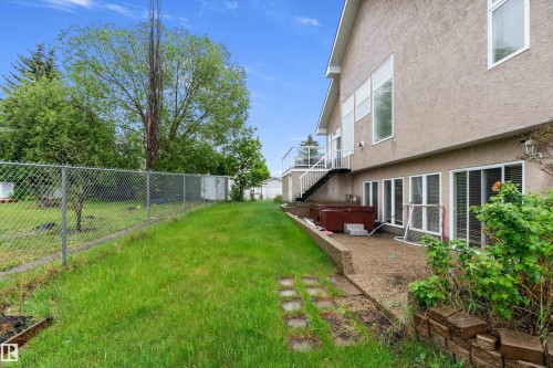 15816 64 Street Nw, Edmonton, AB - Outdoor