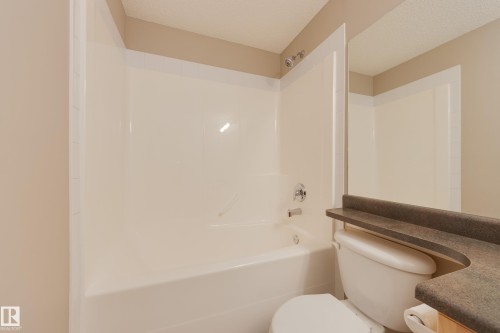 #20 3040 Spence Wd Sw, Edmonton, AB - Indoor Photo Showing Bathroom