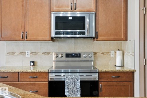 #10 340 Spruce Ridge Rd, Spruce Grove, AB - Indoor Photo Showing Kitchen