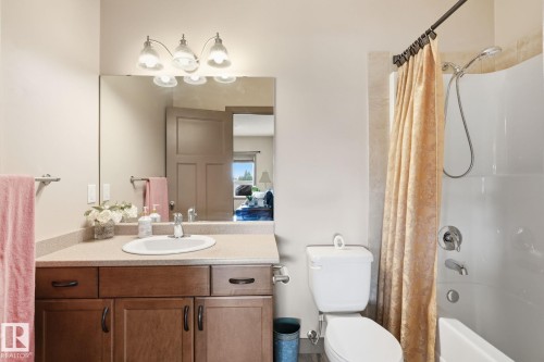 #10 340 Spruce Ridge Rd, Spruce Grove, AB - Indoor Photo Showing Bathroom