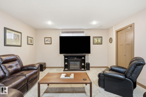 #10 340 Spruce Ridge Rd, Spruce Grove, AB - Indoor Photo Showing Other Room
