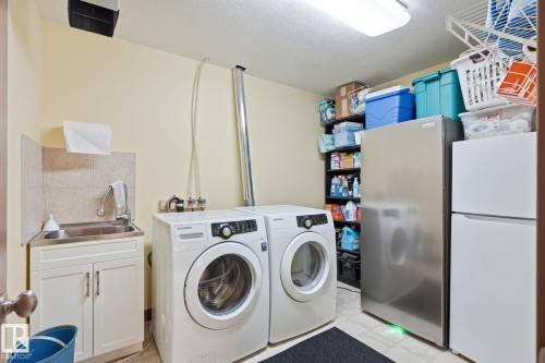 #10 340 Spruce Ridge Rd, Spruce Grove, AB - Indoor Photo Showing Laundry Room
