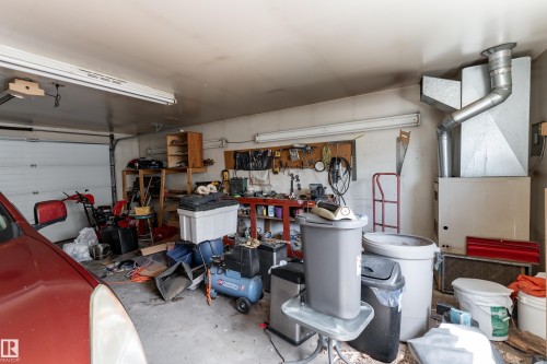 7 Camelot Crescent, Leduc, AB - Indoor Photo Showing Garage