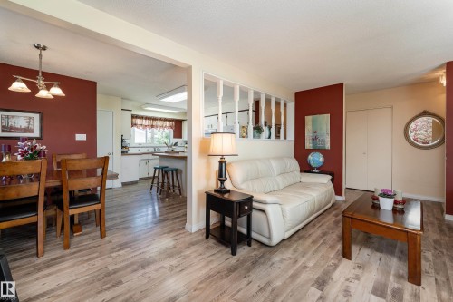 7 Camelot Crescent, Leduc, AB - Indoor Photo Showing Living Room