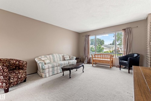 1984 68 Street Nw, Edmonton, AB - Indoor