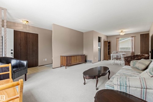 1984 68 Street Nw, Edmonton, AB - Indoor Photo Showing Other Room