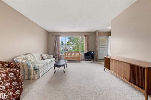 1984 68 Street Nw, Edmonton, AB - Indoor Photo Showing Other Room