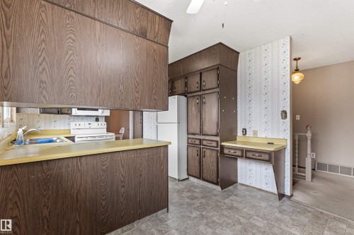 1984 68 Street Nw, Edmonton, AB - Indoor Photo Showing Kitchen With Double Sink